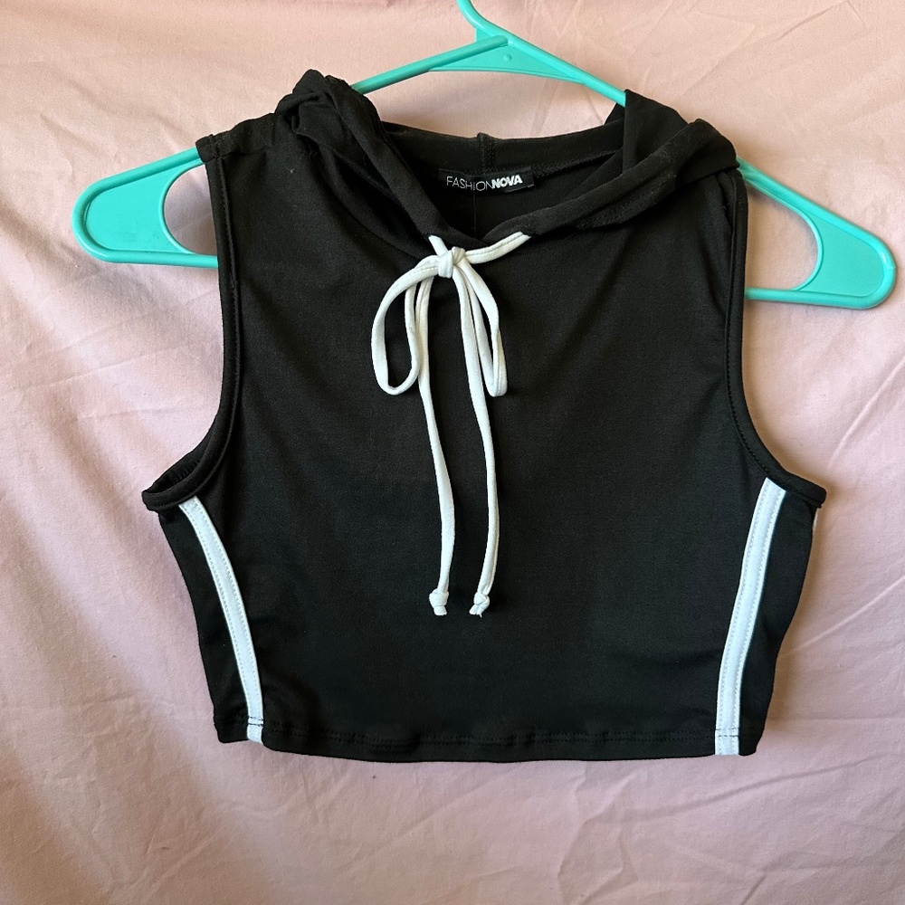 Fashion nova crop top hooded black white striped tee